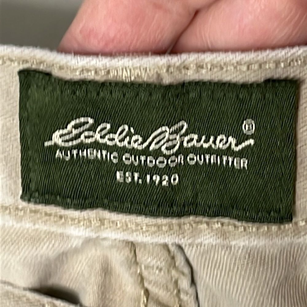 Eddie Bauer Classic Cargo Shorts Mens Size 34 Tan - Picture 3 of 9